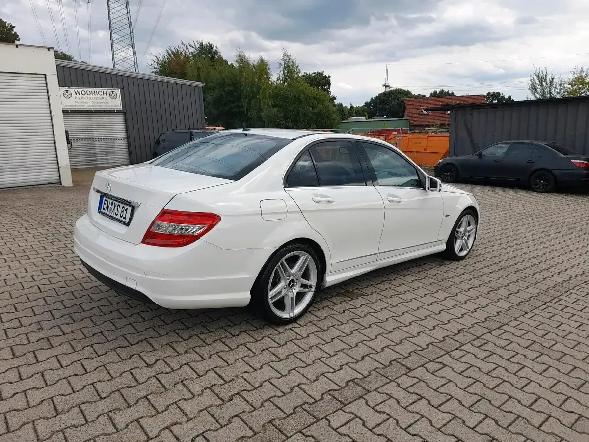 Gebraucht Mercedes C220 AMG 170 PS (125 kW) 2012 Weiß Limousine