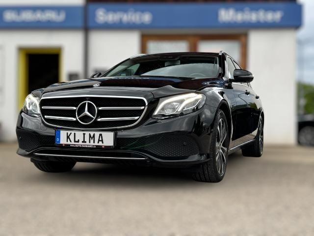 Ung. schwarz unilack Gebraucht 2019 Mercedes E300 Avantgarde Kombi | 24.490 € (Fairer Preis) - Bild 1/4