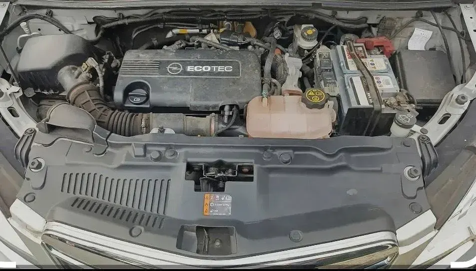 Second-hand Opel Mokka 131 CP (96 kW) 2014 Argintiu SUV