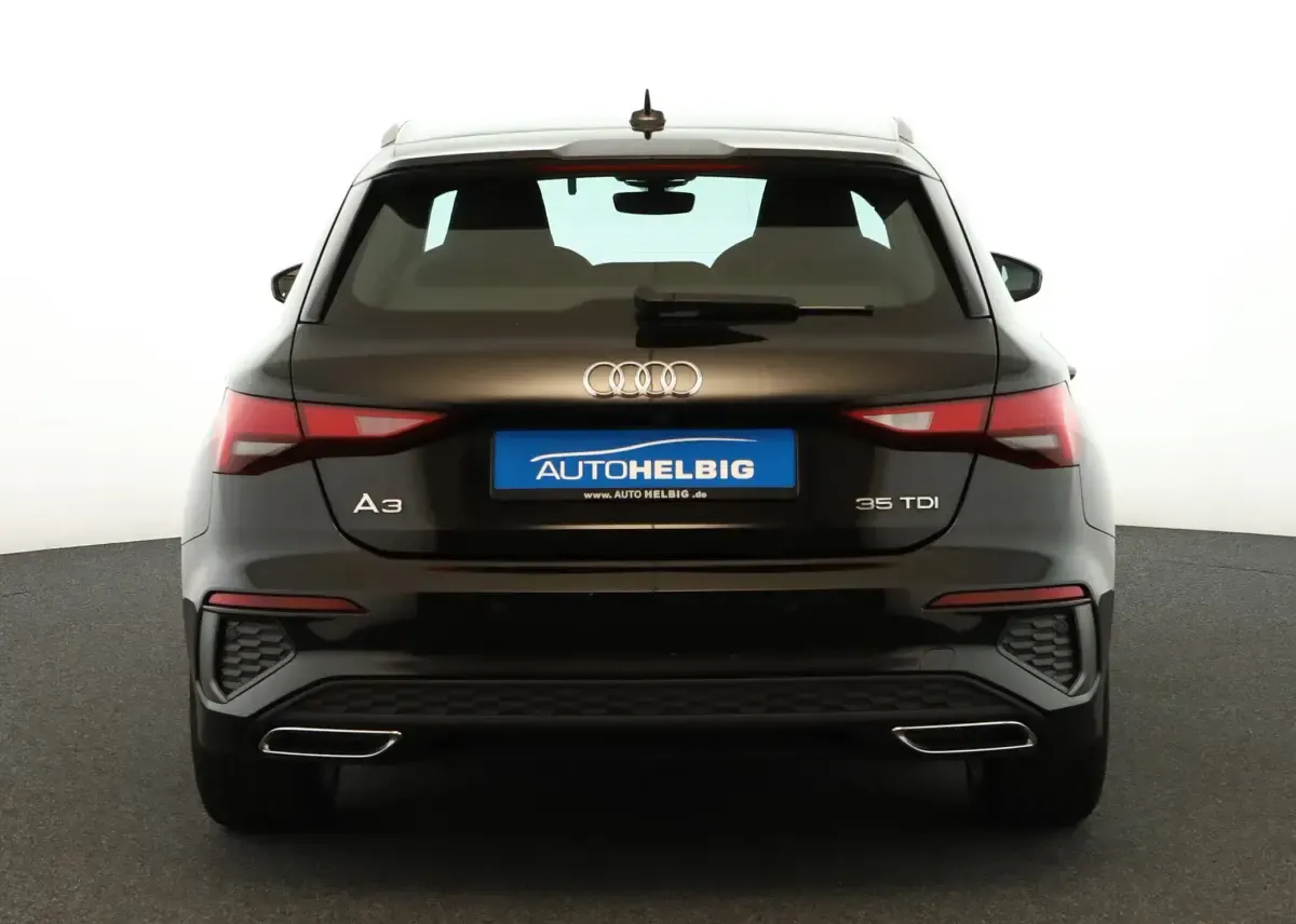 Gebraucht Audi A3 S-Line 150 PS (110 kW) 2023 Mythosschwarz metallic Limousine