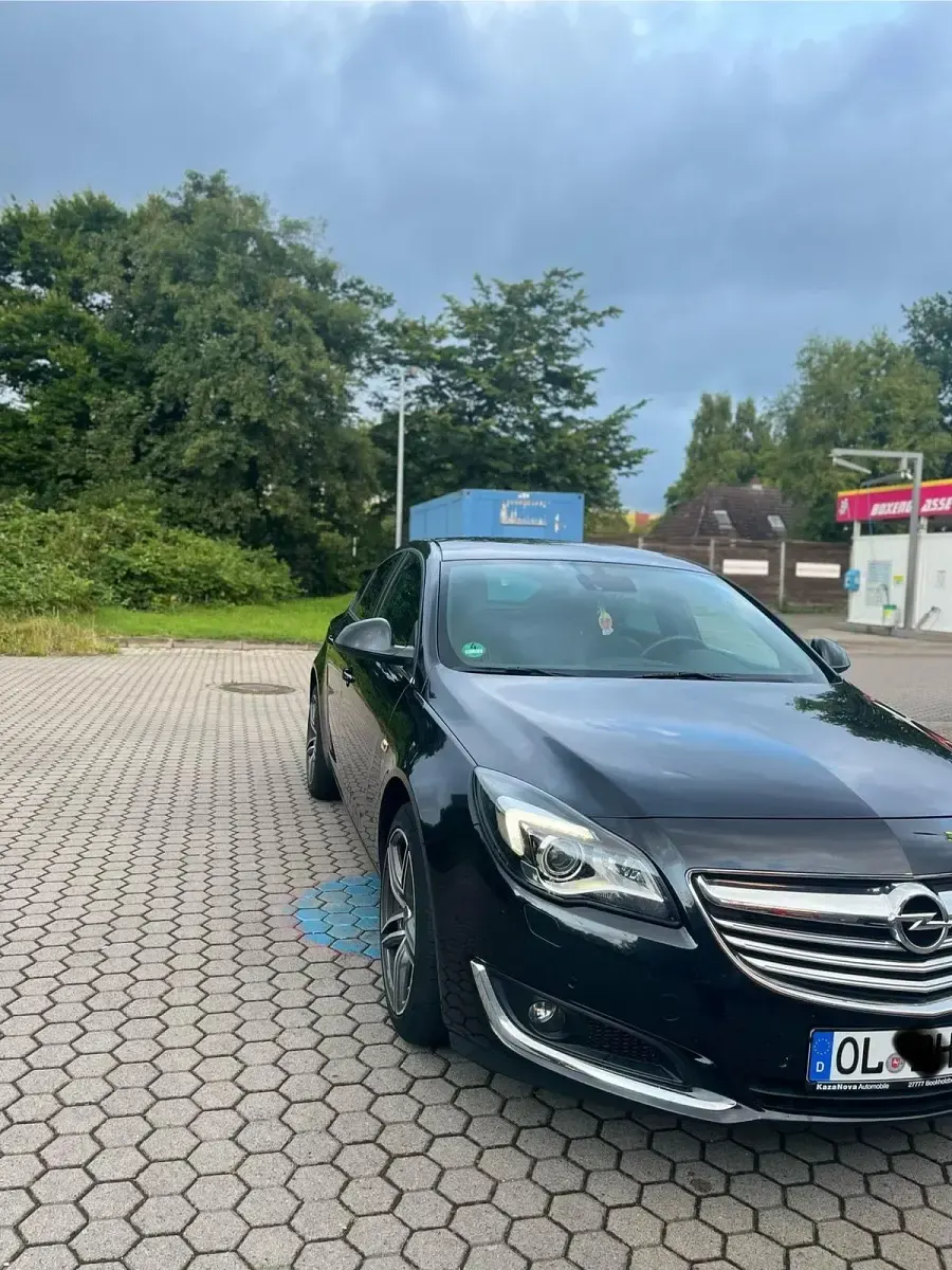 Gebraucht Opel Insignia 131 PS (96 kW) 2014 Schwarz Limousine