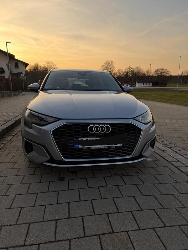 Gebraucht Audi A3 Advanced 149 PS (109 kW) 2022 Grau Limousine