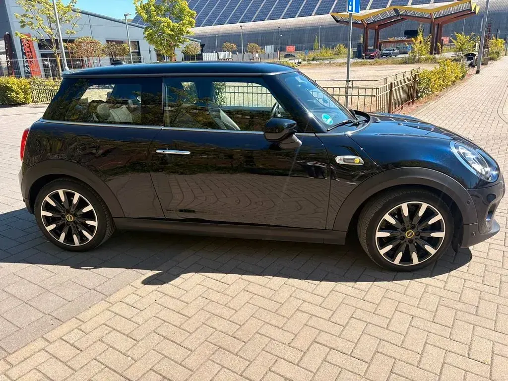 Usata Mini Cooper SE 135 kW (184 CV) 2020 Nero Utilitaria