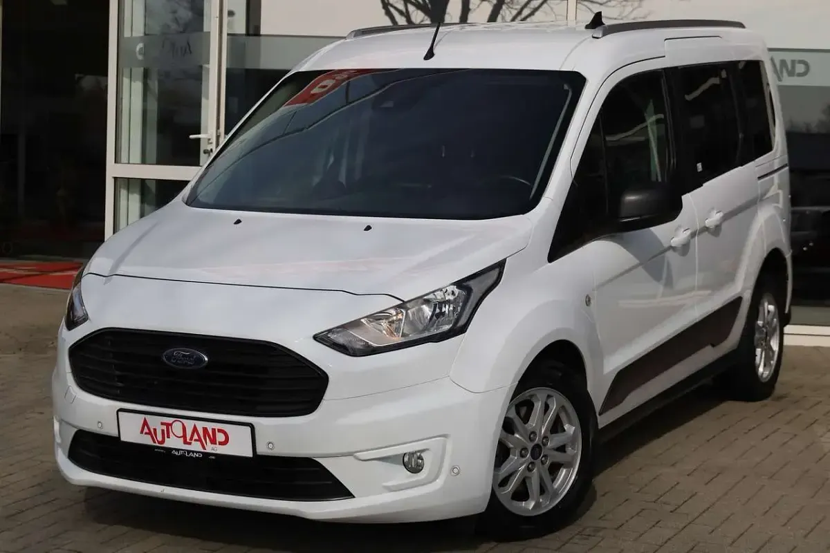 Gebraucht Ford Tourneo Connect 120 PS (88 kW) 2022 Frostweiß Van / Kleinbus