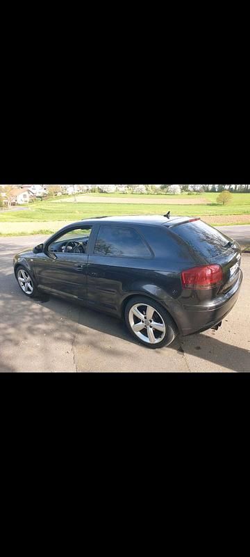 Braun Gebraucht 2004 Audi A3 Ambiente Kleinwagen | 999 € (Guter Preis) - Bild 1/4