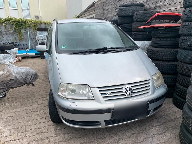 Silber Gebraucht 2001 VW Sharan Van / Kleinbus | 999 € (Superpreis) - Bild 1/4