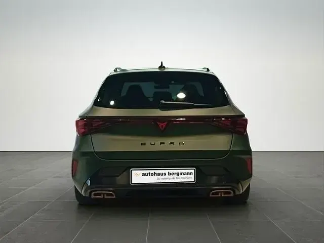 Neu Cupra Leon VZ 272 PS (200 kW) 2026 Grün Limousine