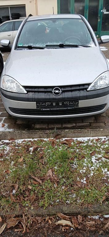 Grau Gebraucht 2001 Opel Corsa Limousine | 1.700 € (Etwas zu teuer) - Bild 1/4