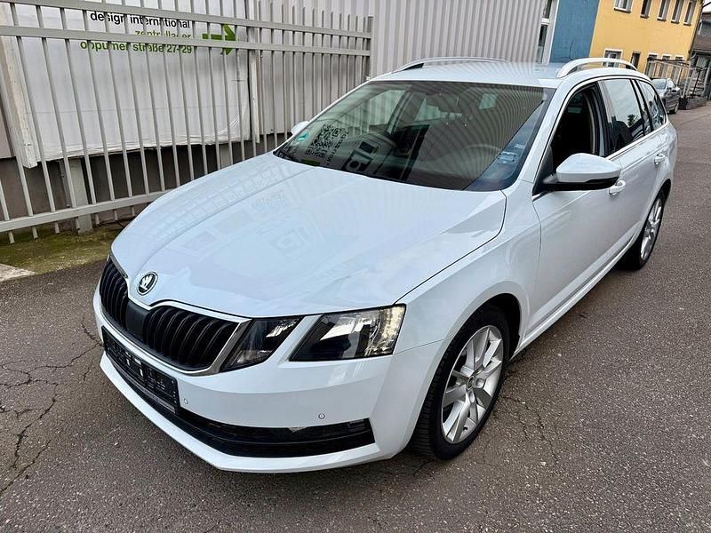 Gebraucht Skoda Octavia Ambition 150 PS (110 kW) 2017 Moonweiss metallic Kombi