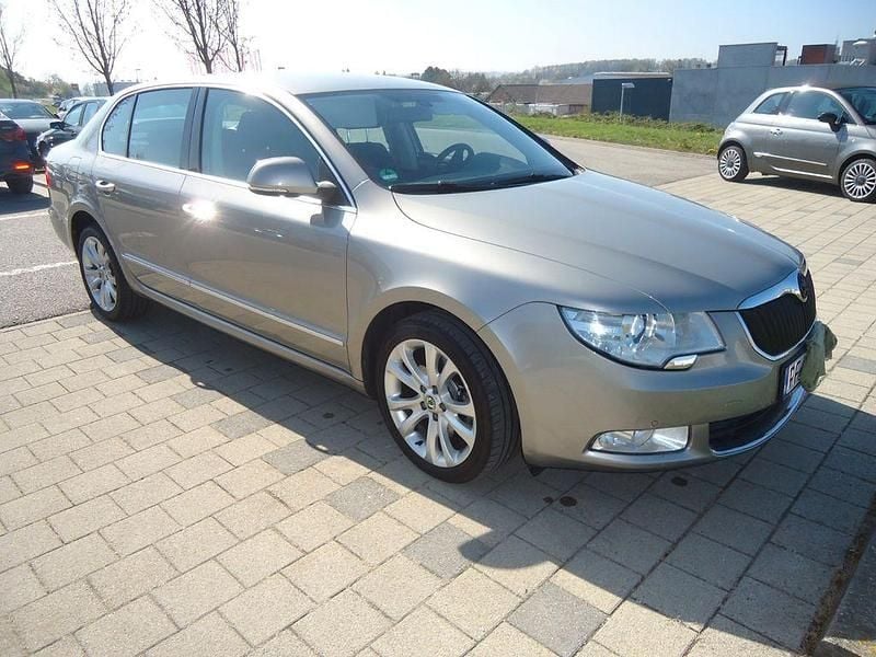 Gebraucht 2010 Skoda Superb Comfort Limousine | 6.900 € (Guter Preis) - Bild 1/4