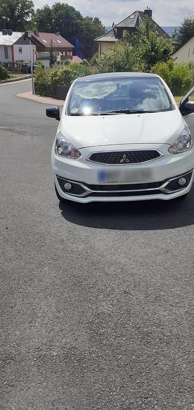 Weiß Gebraucht 2019 Mitsubishi Space Star Limousine | 5.700 € (Superpreis) - Bild 1/4