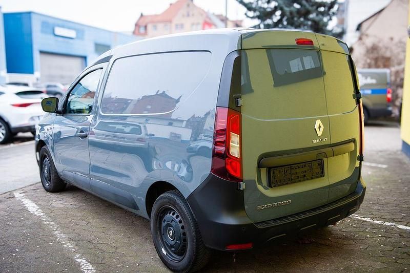 Używany Renault Express 95 KM (69 kW) 2022 Szary Minivan