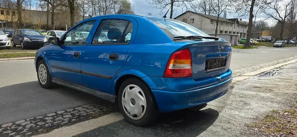 Gebraucht Opel Astra Comfort 101 PS (74 kW) 1998 Blau Limousine