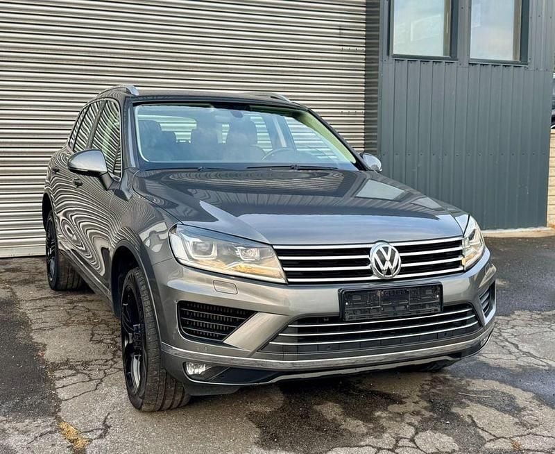 Gebraucht VW Touareg Terrain Tech 262 PS (192 kW) 2016 Grau SUV