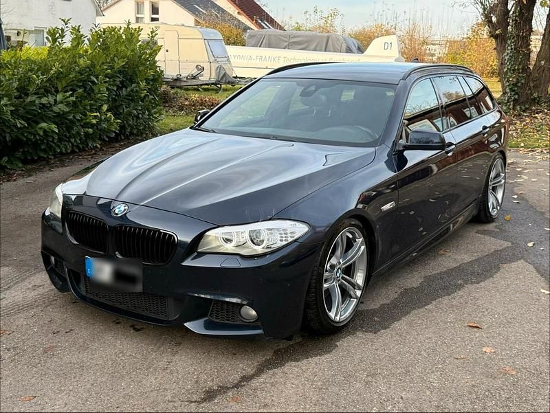 Blau Gebraucht 2013 BMW 520 M Sport Kombi | 9.500 € (Fairer Preis) - Bild 1/4