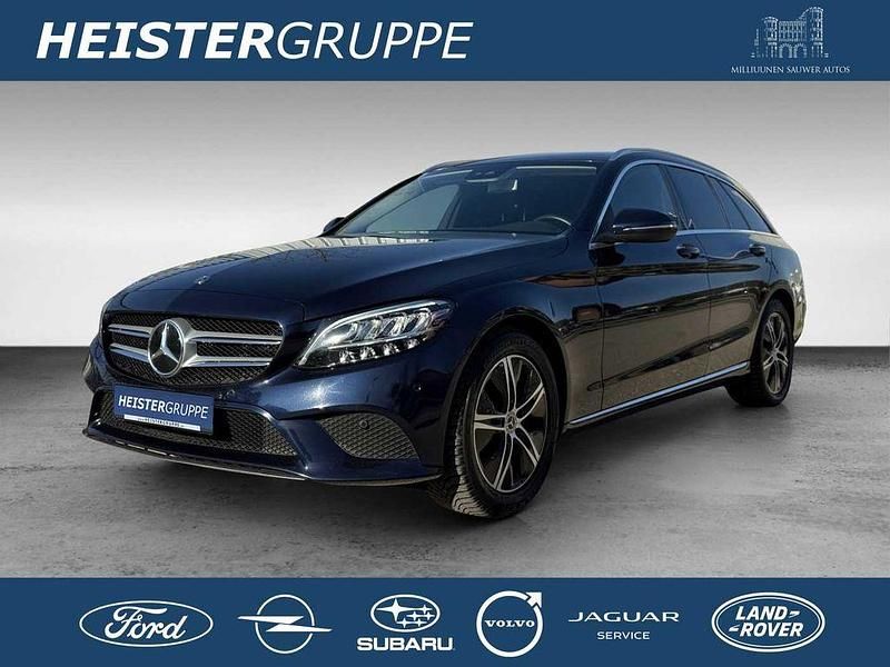 Blau (cavansitblau) Gebraucht 2020 Mercedes C180 Avantgarde Limousine | 21.890 € (Fairer Preis) - Bild 1/4