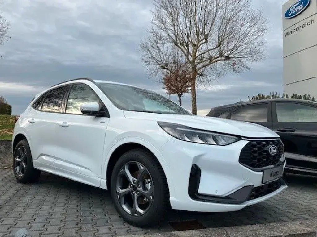 Usado Ford Kuga ST-Line 151 CV (111 kW) 2025 Blanco SUV