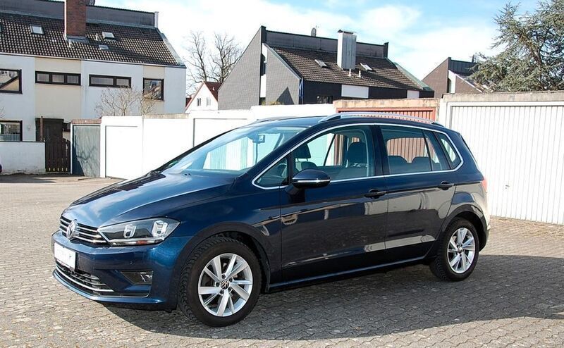 Blau Gebraucht 2016 VW Golf Sportsvan Comfortline Van / Kleinbus | 12.800 € (Fairer Preis) - Bild 1/4