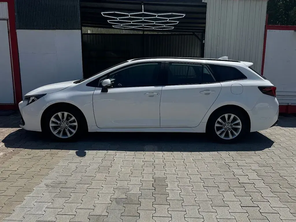Gebraucht Toyota Corolla 98 PS (72 kW) 2024 Weiß Kombi