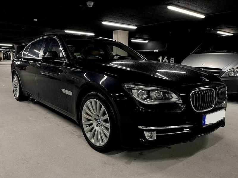 Gebraucht BMW 750L 381 PS (280 kW) 2015 Schwarz Limousine