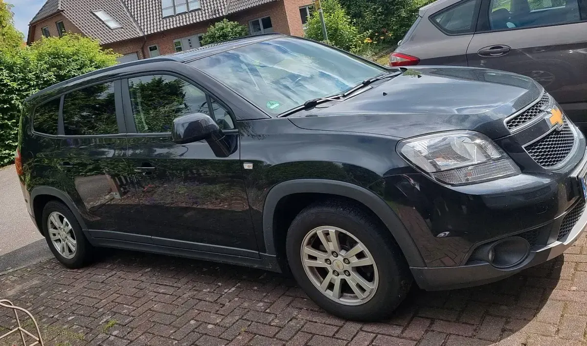 Gebraucht Chevrolet Orlando 140 PS (102 kW) 2013 Schwarz Van / Kleinbus