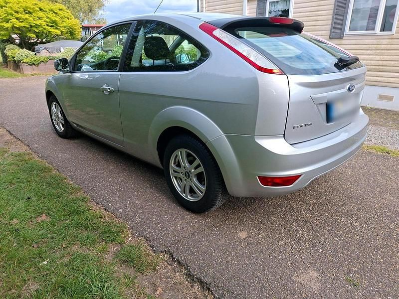 Second-hand Ford Focus 80 CP (58 kW) 2009 Argintiu Hatchback