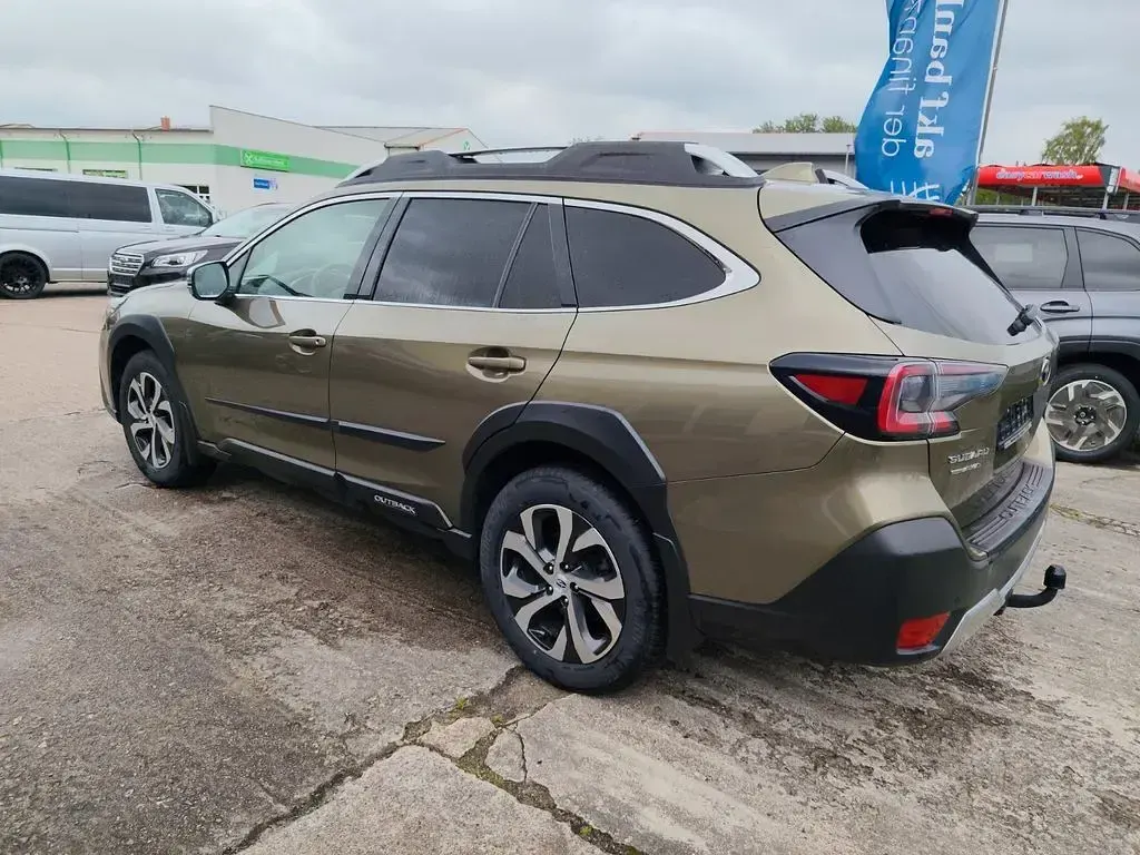 Gebraucht Subaru Outback Platinum 169 PS (124 kW) 2022 Grün Kombi