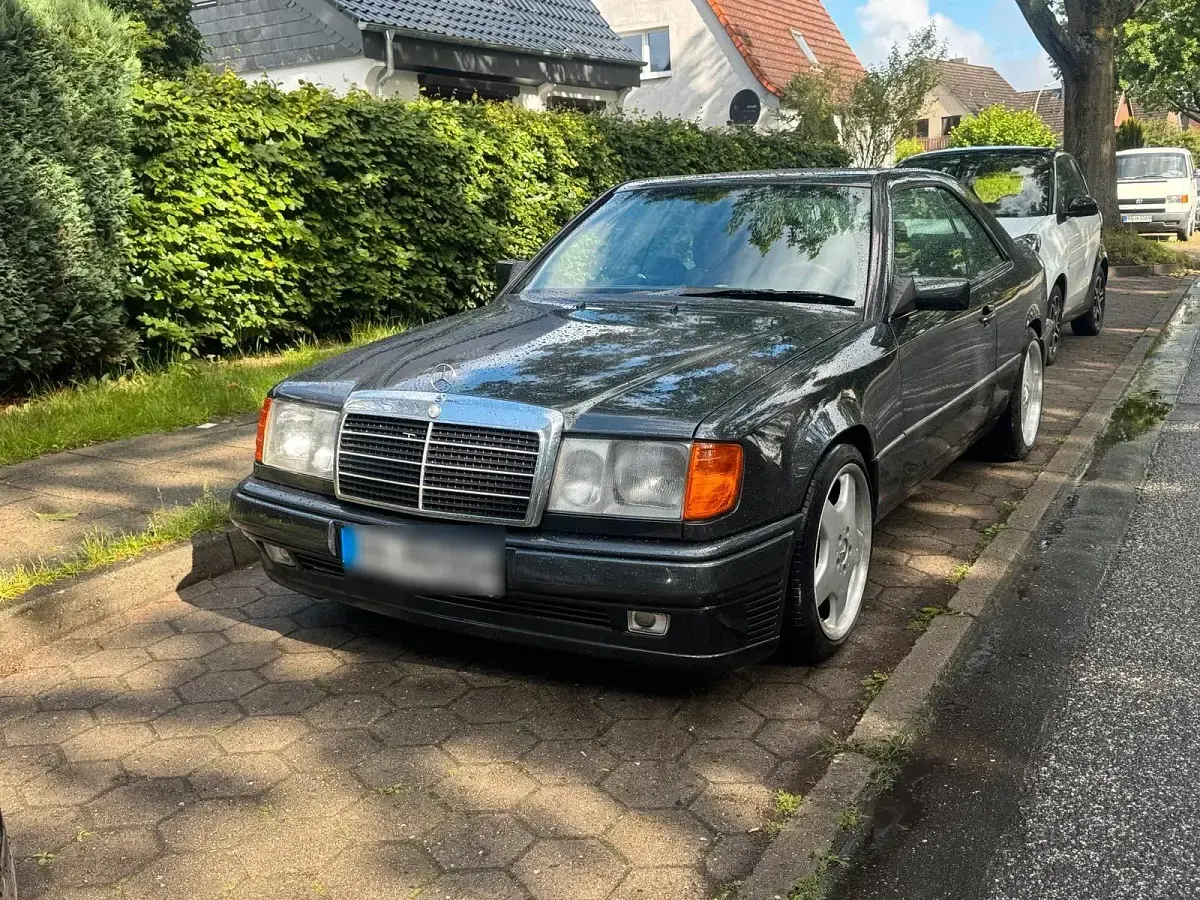 Gebraucht Mercedes 220 150 PS (110 kW) 1992 Schwarz Coupé