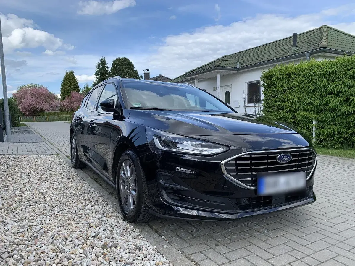 Gebraucht Ford Focus Titanium 125 PS (91 kW) 2022 Schwarz Kombi