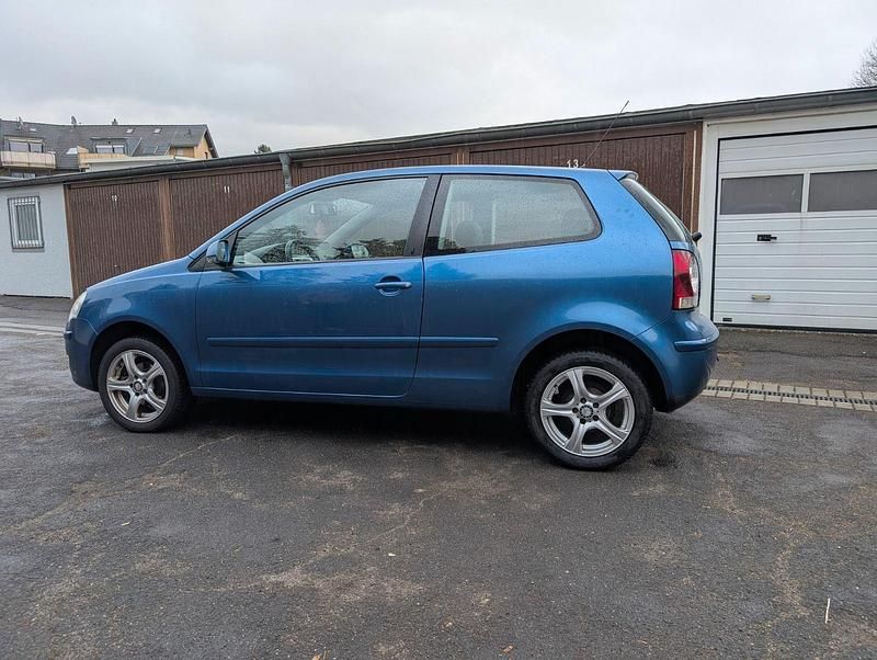 Gebraucht VW Polo Trendline 64 PS (47 kW) 2006 Blau Kleinwagen