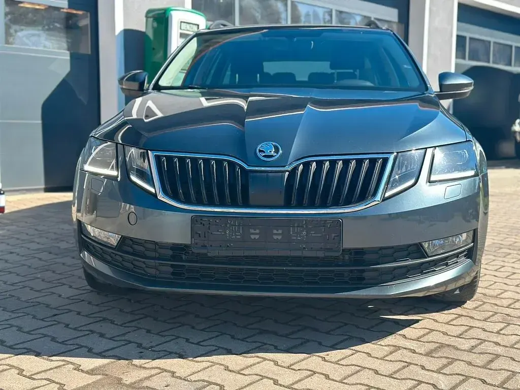 Gebraucht Skoda Octavia Tour 150 PS (110 kW) 2020 Grau Kombi