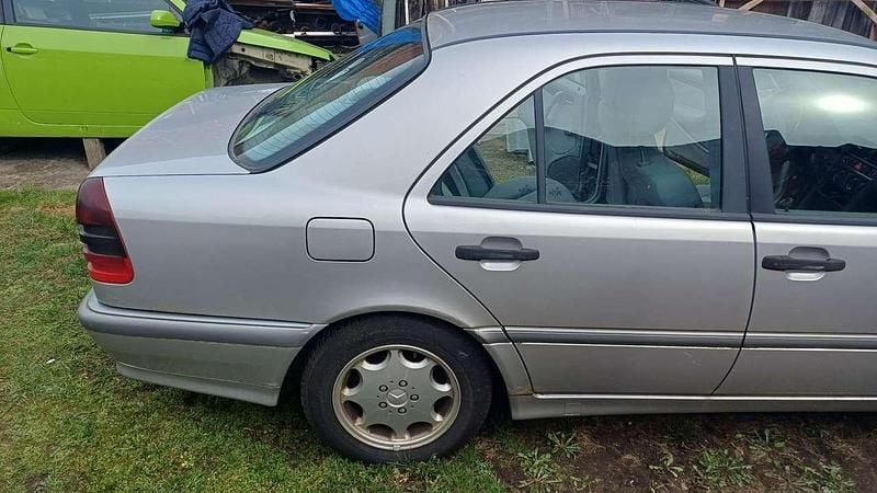 Gebraucht Mercedes C200 Elegance 102 PS (75 kW) 2000 Limousine