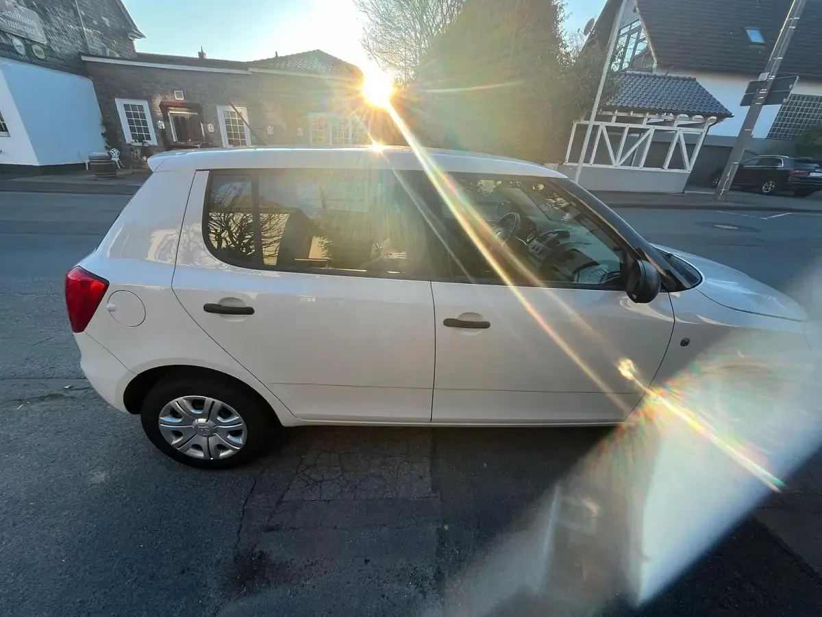 Gebraucht Skoda Fabia Cool Edition 69 PS (50 kW) 2014 Weiß Limousine