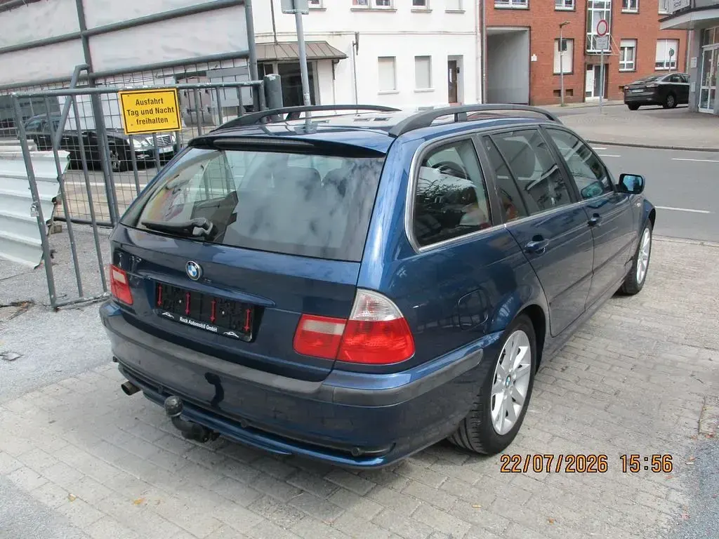 Gebraucht BMW 318 Sport Line 143 PS (105 kW) 2005 Blau Kombi