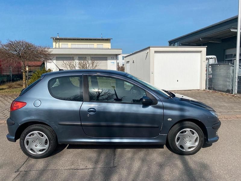Gebraucht Peugeot 206 75 PS (55 kW) 2005 Grau Kleinwagen