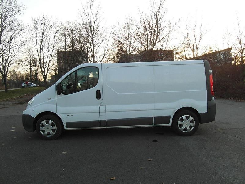 Gebraucht Renault Trafic 114 PS (83 kW) 2014 Weiß Van / Kleinbus