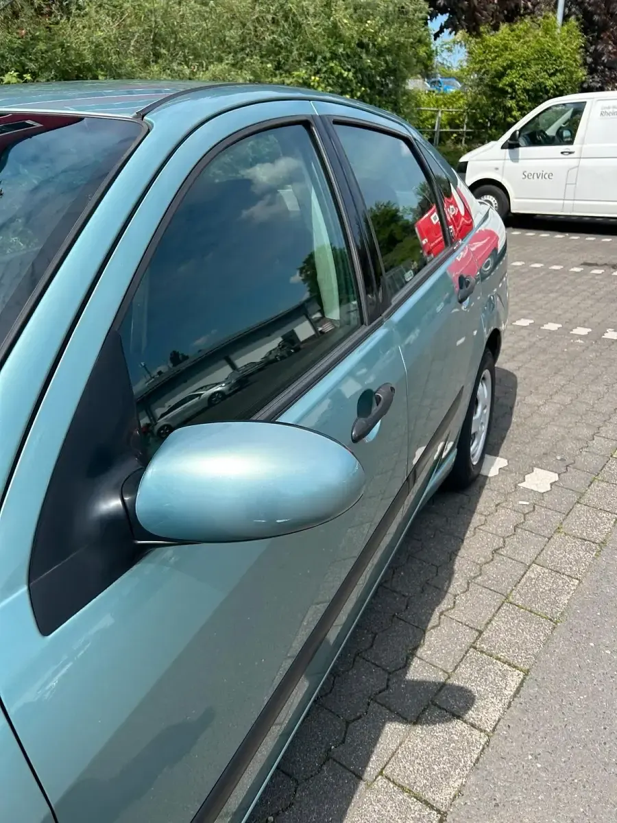 Używany Ford Focus Ghia 100 KM (73 kW) 2000 Niebieski Sedan/Limuzyna