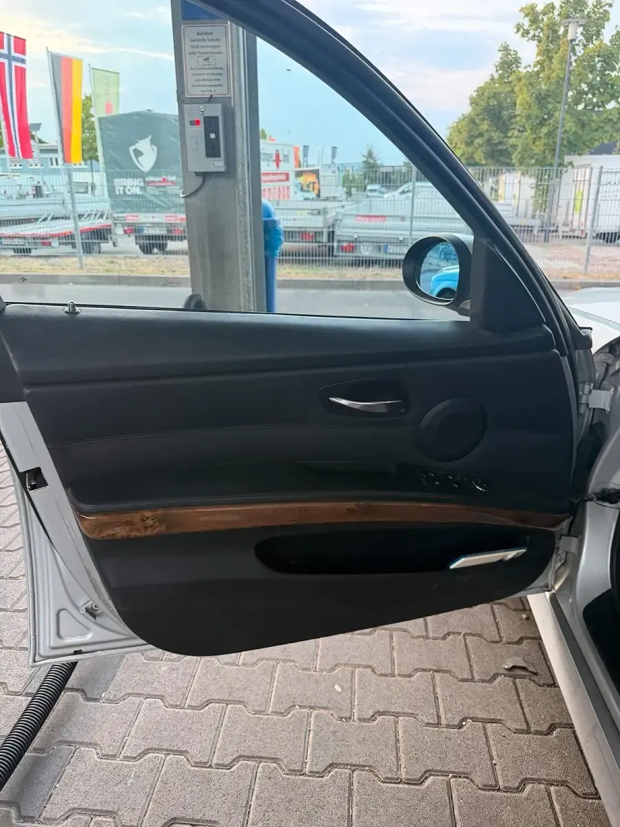 Gebraucht BMW 320 163 PS (119 kW) 2007 Silber Limousine