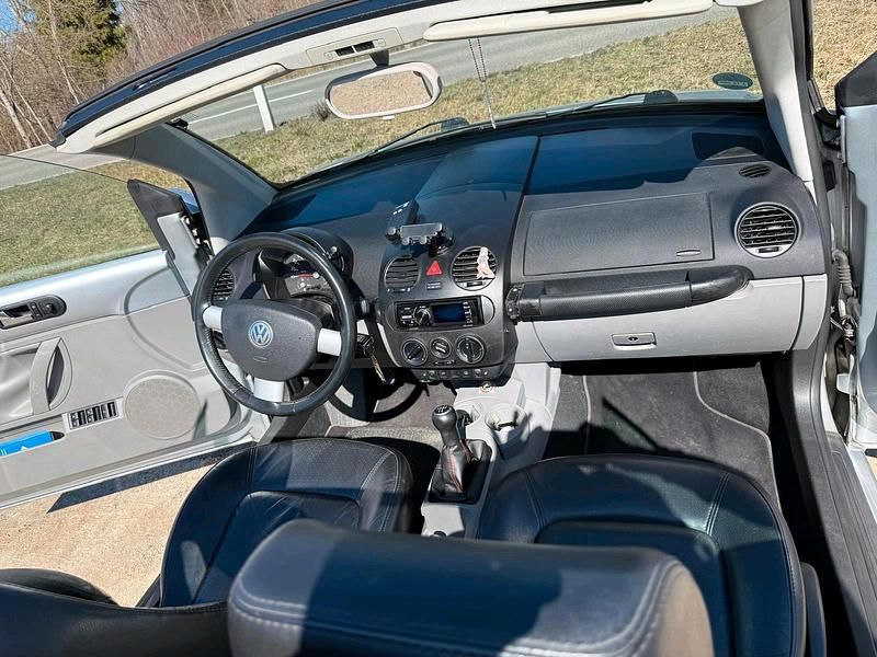 Gebraucht VW New Beetle 115 PS (84 kW) 2004 Silber Kleinwagen