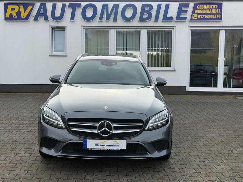 Grau Gebraucht 2019 Mercedes C200 Avantgarde Kombi | 21.999 € (Guter Preis) - Bild 1/4