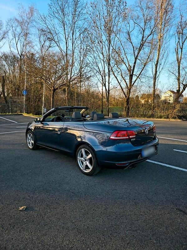 Gebraucht VW Eos 122 PS (89 kW) 2014 Blau Cabrio