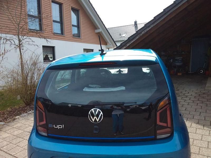 Gebraucht VW e-up! Style 61 kW (83 PS) 2021 Blau Kleinwagen