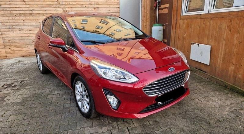 Gebraucht Ford Fiesta Titanium 101 PS (74 kW) 2019 Rot Kleinwagen