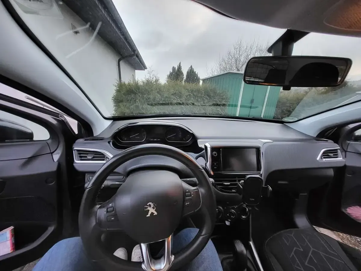 Gebraucht Peugeot 2008 Allure 82 PS (60 kW) 2016 SUV