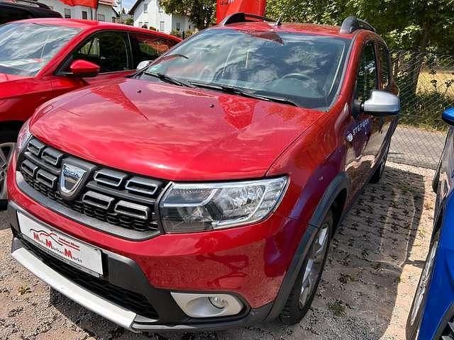 Weinrot Gebraucht 2019 Dacia Sandero Essentiel Kleinwagen | 11.790 € (Etwas zu teuer) - Bild 1/4