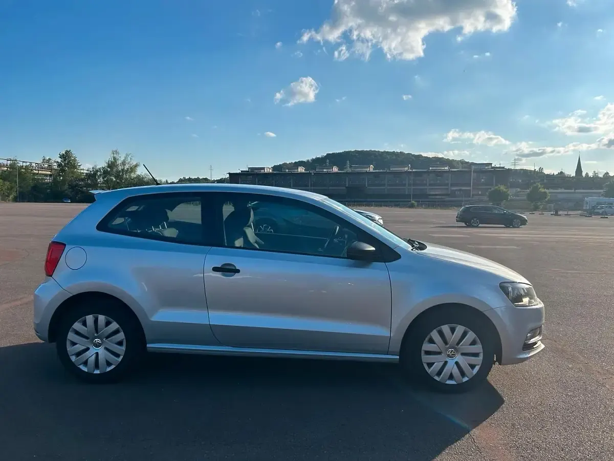 Gebraucht VW Polo 75 PS (55 kW) 2014 Silber Kleinwagen