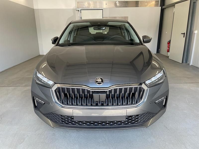 [8e8e] brillantsilber metallic Neu 2024 Skoda Scala Selection Kleinwagen | 24.090 € (Guter Preis) - Bild 1/4