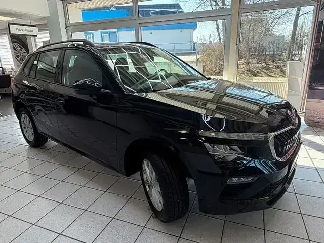 Neu Skoda Kamiq Essence 116 PS (85 kW) 2025 Schwarz SUV