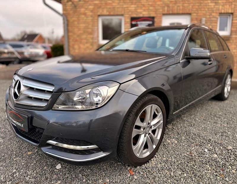 Second-hand Mercedes C180 156 CP (114 kW) 2014 Gri Berlinǎ