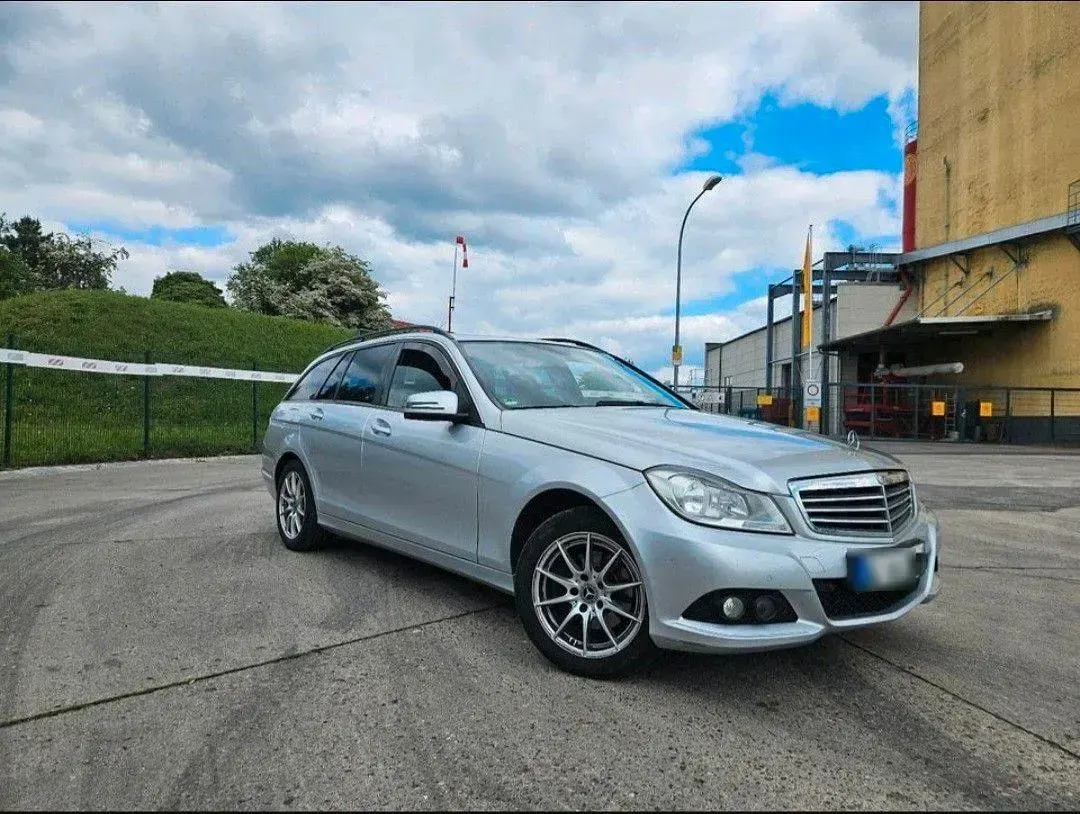 Gebraucht Mercedes C200 136 PS (100 kW) 2012 Grau Kombi
